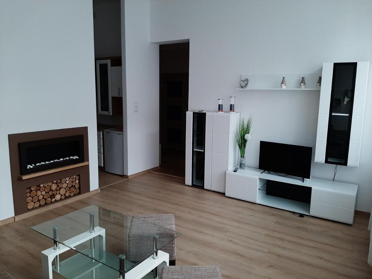 Apartament Nad Jeziorem Olecko Exteriör bild